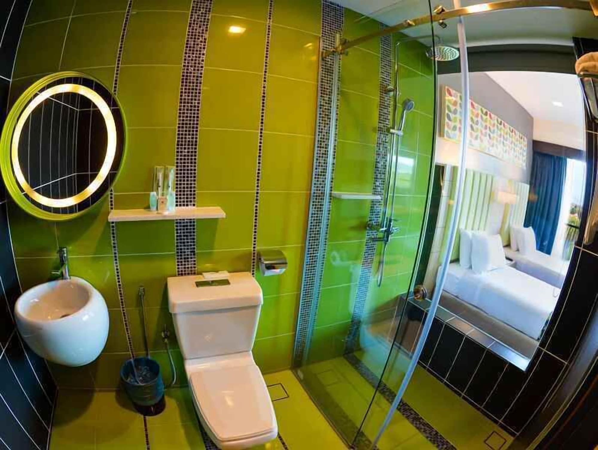 เมก้า วิว โฮเต็ล Hotel กวนตัน ภายนอก รูปภาพ