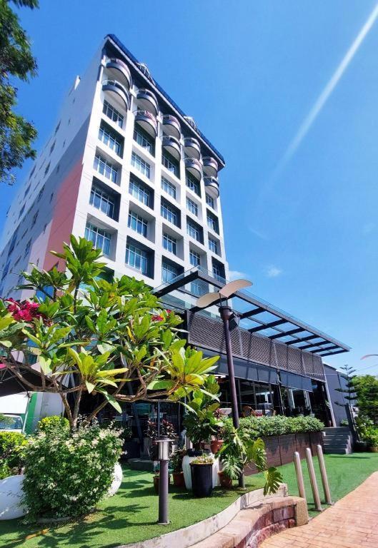 เมก้า วิว โฮเต็ล Hotel กวนตัน ภายนอก รูปภาพ