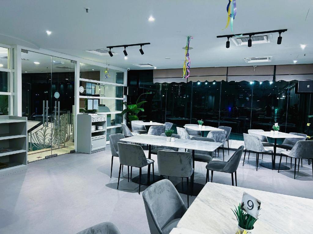 เมก้า วิว โฮเต็ล Hotel กวนตัน ภายนอก รูปภาพ
