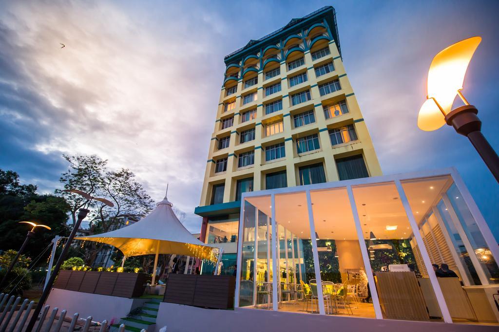 เมก้า วิว โฮเต็ล Hotel กวนตัน ภายนอก รูปภาพ